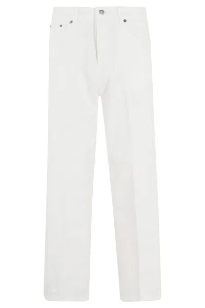 Haikure Betty Bull 44 In White