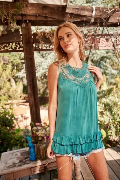 Hailey & Co Vintage Washed Top In Hunter Green