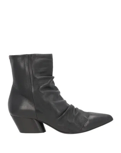 Halmanera Woman Ankle Boots Black Size 8 Leather