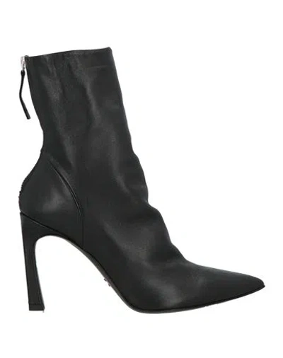 Halmanera Woman Ankle Boots Black Size 9 Leather