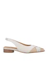 Halmanera Ballet Flats In White