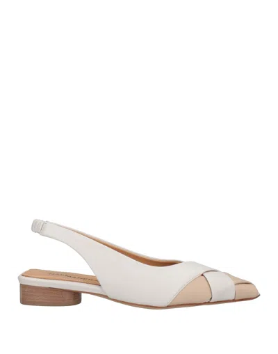 Halmanera Ballet Flats In White