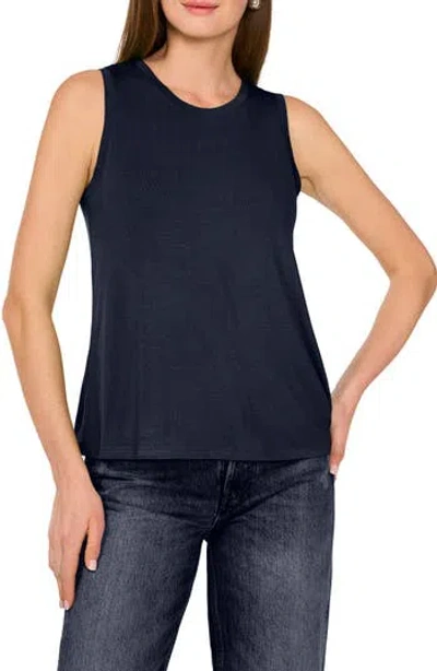 Halogen ® Back Keyhole Tank