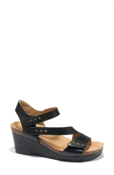 Halsa Footwear Gisella Wedge Sandal In Black