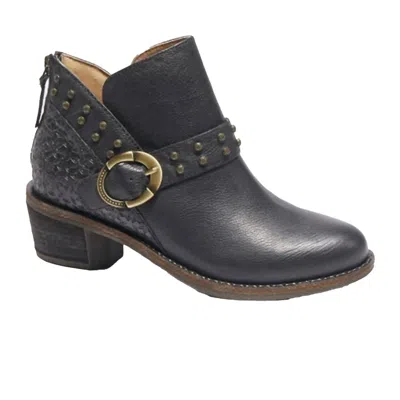 HALSA FOOTWEAR WOMEN'S MELANIA ANKLE BOOT IN BLACK