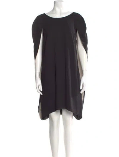 Pre-owned Halston Heritage Bateau Neckline Knee-length Dress In Black