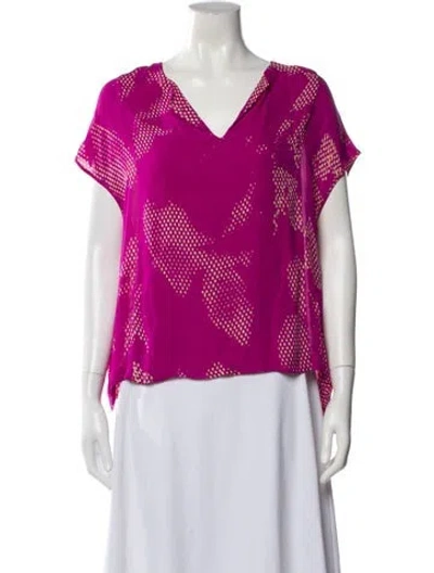 Pre-owned Halston Heritage Printed V-neck Top In Pink