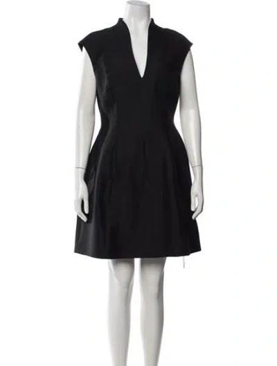 Pre-owned Halston Heritage V-neck Knee-length Dress In Black/blue