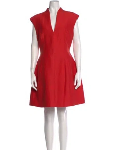 Pre-owned Halston Heritage V-neck Knee-length Dress In Red
