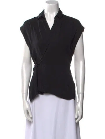 Pre-owned Halston Heritage V-neck Short Sleeve Button-up Top In Black