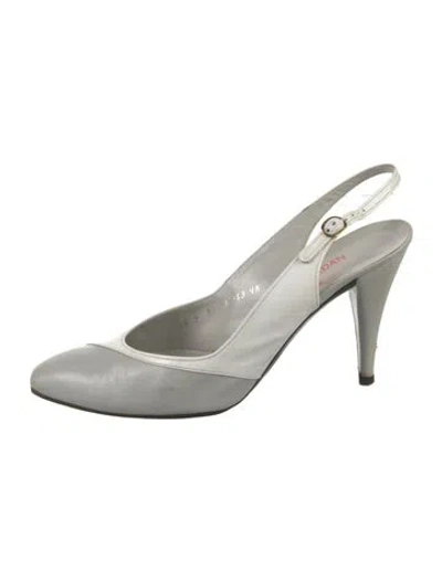 Pre-owned Halston Leather Slingback Pumps In Silver