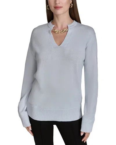 Halston Logo Chain V-neck Sweater In Frt-frost