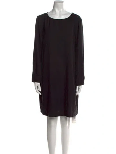 Pre-owned Halston Scoop Neck Knee-length Dress In Black