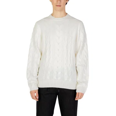 Hamaki-ho White Acrylic Sweater