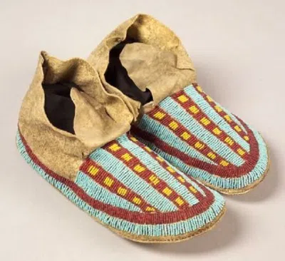 Pre-owned Handmade Powwow Style Leather  Beaded Hand Stitched Moccasins Mcn104 In Beige