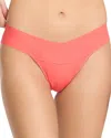 Hanky Panky Breathesoft Natural Rise Thong Sleigh Queen Red In Coral Reef