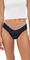 Hanky Panky Low Rise Thong Navy In Blue