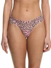 Hanky Panky Petite Size Printed Signature Lace Thong In Nude