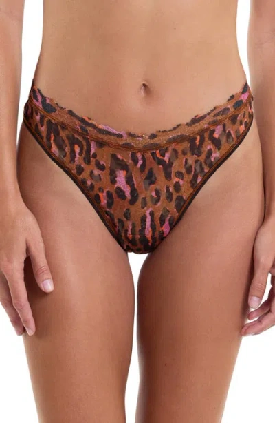 HANKY PANKY HANKY PANKY SIGNATURE LACE HIGH WAIST V-FRONT THONG