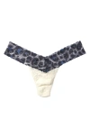 Hanky Panky Signature Lace Low Rise Thong In Mysterious Feline Multi