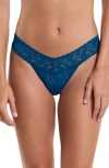 Hanky Panky Signature Lace Low Rise Thong In North Pole (green)