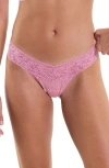 Hanky Panky Signature Lace Low Rise Thong In Tea Cake (pink)