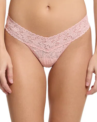 Hanky Panky Signature Low Rise Thongs In Pretty In Peach