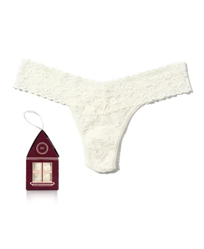 Hanky Panky Women's Signature Lace Low Rise Single Pack Thong Underwear In White