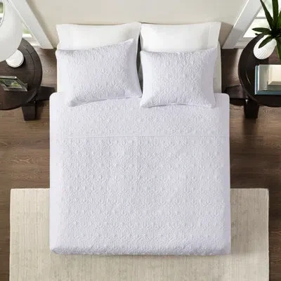 Hanni Reversible Quilt King/ King - White, Casual Bedding All Year, Pre-washed Cotton Fill, With Two Shams