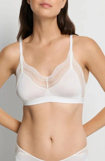 Hanro Cira Tulle Lace Trim Soft Cup Bra In White