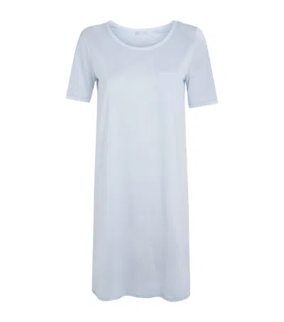 Hanro Cotton Deluxe Short Sleeve Nightdress In Blue