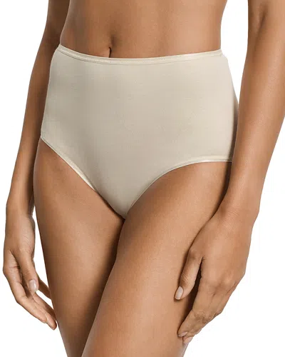 Hanro Cotton Seamless Full Briefs In Neutral