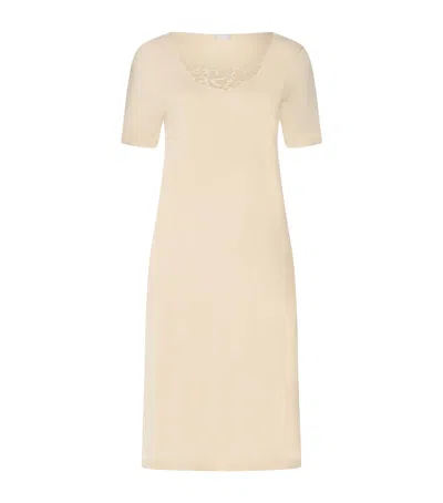 Hanro Cotton Short-sleeve Belen Nightdress In Beige