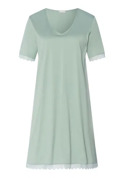 Hanro Inaya Scalloped Short Sleeve Lace Cotton Nightgown In Green