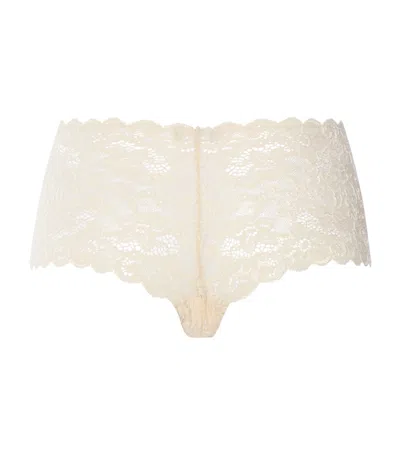 Hanro Lace Moments Maxi Briefs In Beige