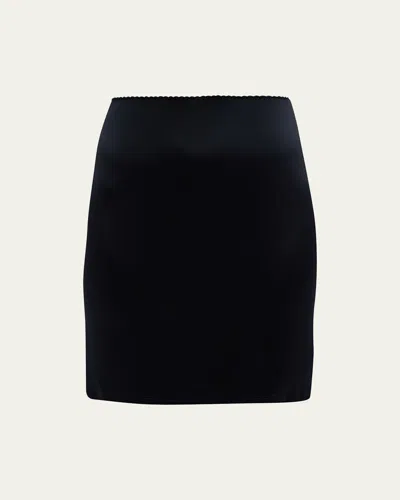 Hanro Satin Deluxe Half Slip In Black