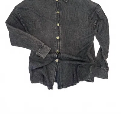 Haptics Women's Crinkled Button Down Long Sleeve Top In Charcoal In Black