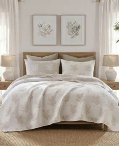 Harbor House Mia Coral Jacquard Reversible Lightweight 3 Piece Quilt Sets In Multi