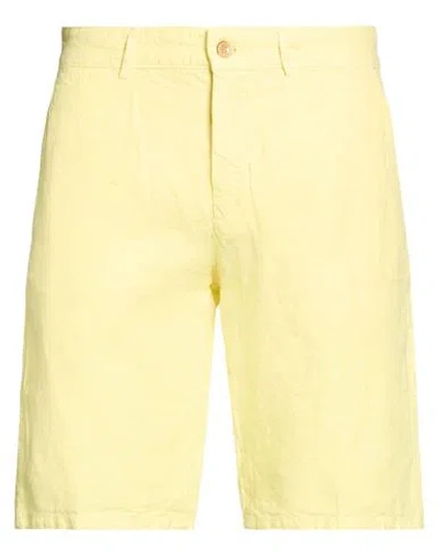 Harmont & Blaine Man Shorts & Bermuda Shorts Yellow Size 34 Linen