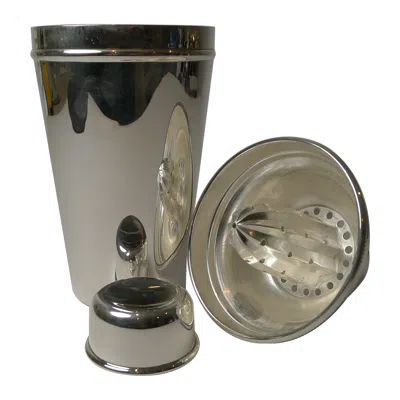 Pre-owned Harrods One Pint Cocktail Shaker With Integral Lemon Squeezer In Silver