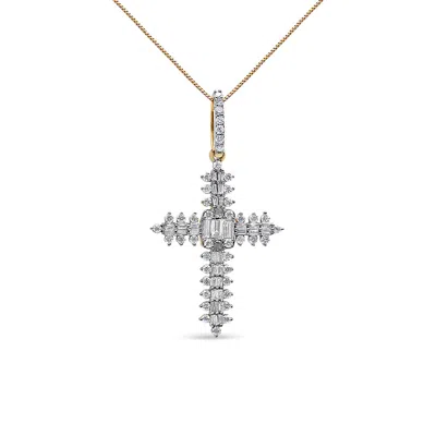 Haus Of Brilliance 10k Yellow Gold 7/8 Cttw Round & Baguette Diamond Zigzag Pattern Cross Pendant Necklace