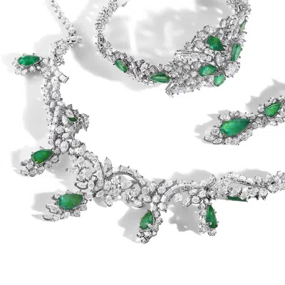 Haus Of Brilliance Certified Platinum 38.0 Cttw Diamond And 19 3/4 Cttw Brazilian Green Emerald Neck In Silver