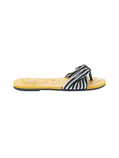 Pre-owned Havaianas Flip Flops In Yellow