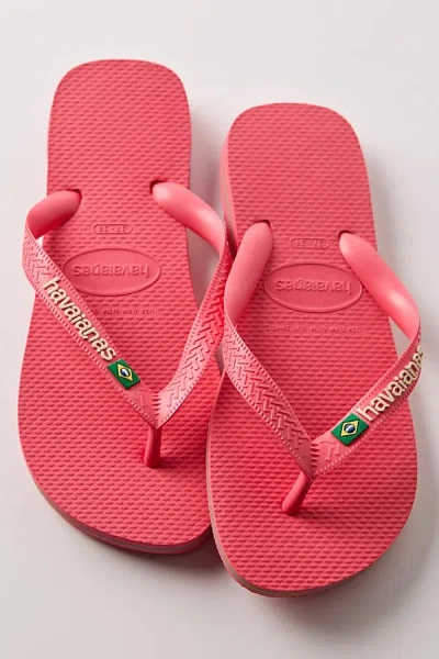 Havaianas Women's Brazil Logo Flip Flop Sandal In Tropical Coral, Women's At Urban Outfitters In Pink