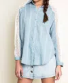 Hayden La Chambray & Lace Blouse In Denim