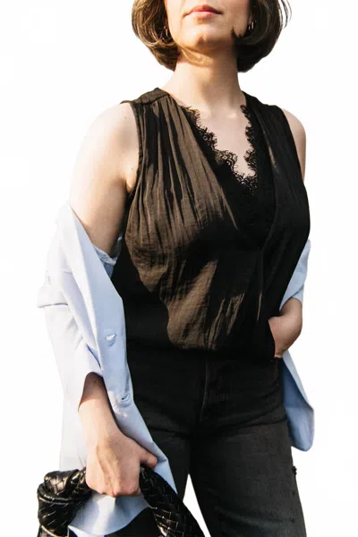 Heartloom Lace Trim Tank Top In Black