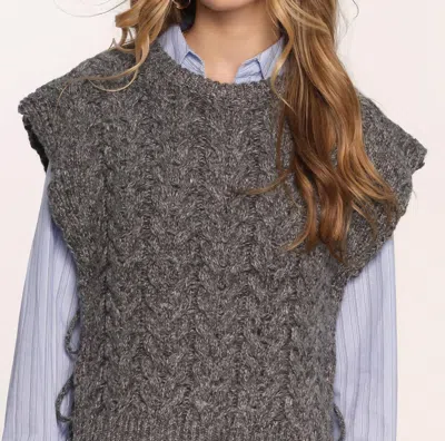 Heartloom Meil Vest In Tar In Multi