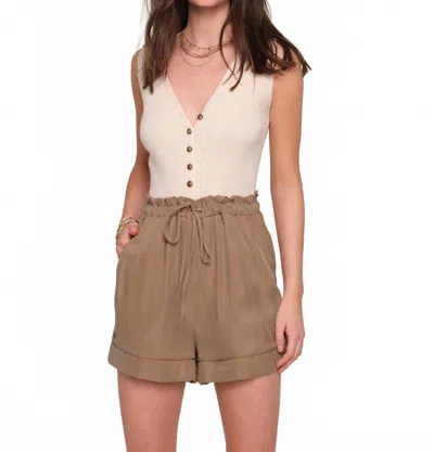 Heartloom Sabine Short In Bark In Brown
