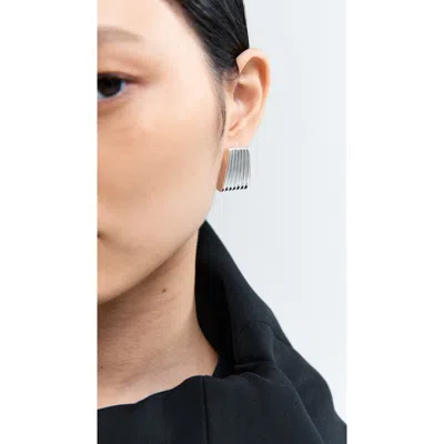 Heaven Mayhem Ribbed Earrings In Metallic