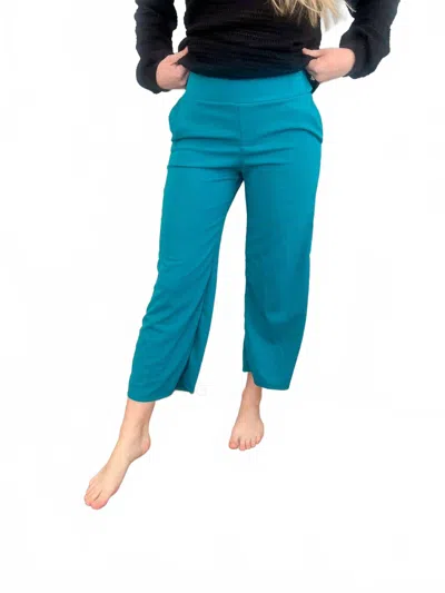 Heimish Usa Lucy Wide Leg Stretchy Crop Pants In Jade In Blue